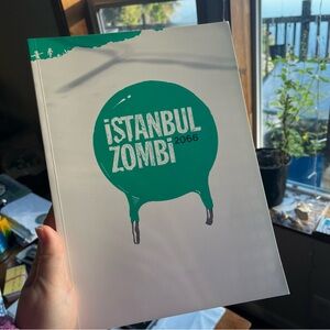 Istanbul Zombi 2066 Graphic Novel
